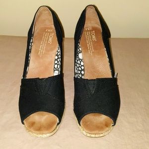 TOMS black wedge shoes
